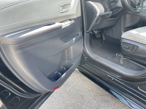 Certified 2024 Toyota Sienna LE AWD/4WD image 14