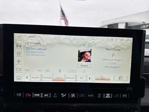 Used 2024 GMC Hummer EV 2X w/ Extreme Off-Road Package image 19