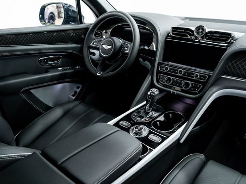 New 2025 Bentley Bentayga image 28