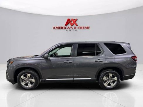 Used 2025 Honda Pilot EX-L image 3