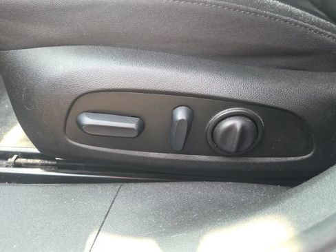 Used 2025 Chevrolet Malibu LT FWD image 23