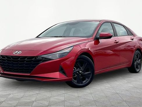 Certified 2021 Hyundai Elantra SEL FWD image 3