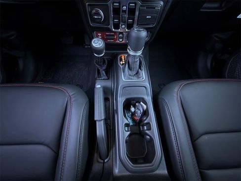 New 2025 Jeep Wrangler Unlimited Rubicon image 16