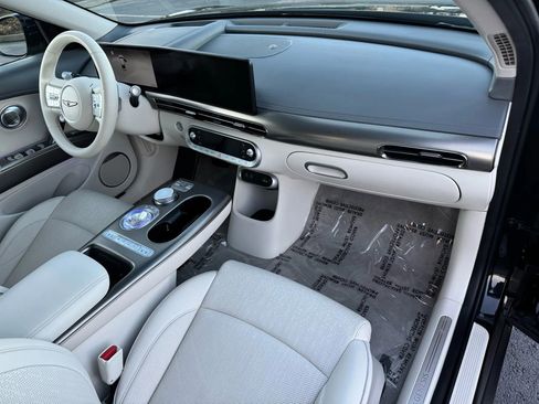 Used 2023 Genesis GV60 Advanced w/ Security Package image 21