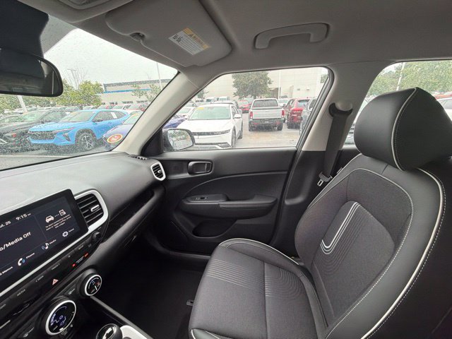 New 2026 Hyundai Venue SEL FWD image 29