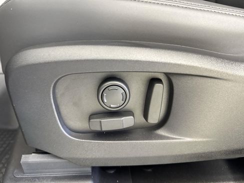 Certified 2025 Land Rover Defender 110 S image 24