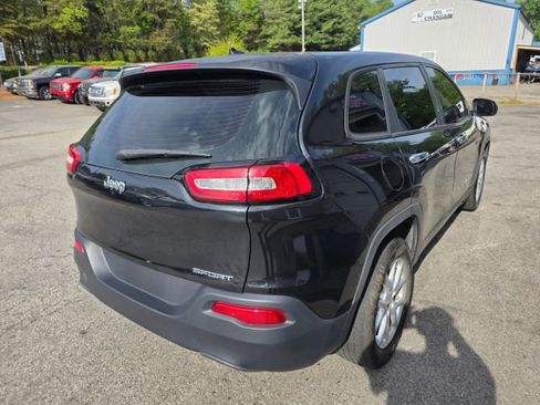 Used 2014 Jeep Cherokee Sport image 5