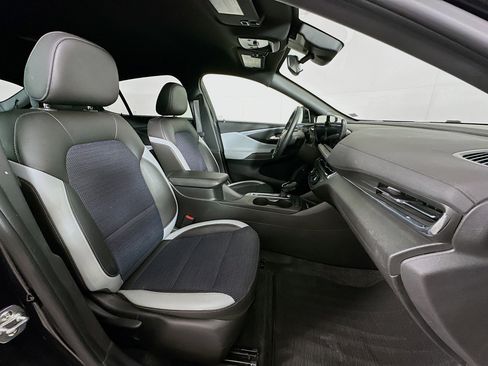 Used 2025 Buick Envista Preferred w/ Convenience I Package FWD image 32