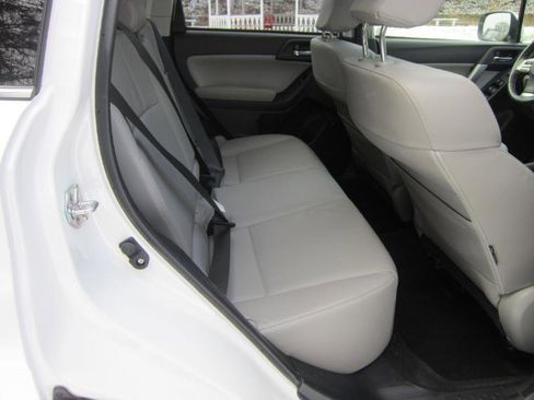 Used 2014 Subaru Forester 2.5i Limited image 14