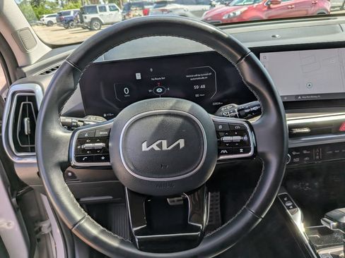 Certified 2025 Kia Sorento SX FWD image 31