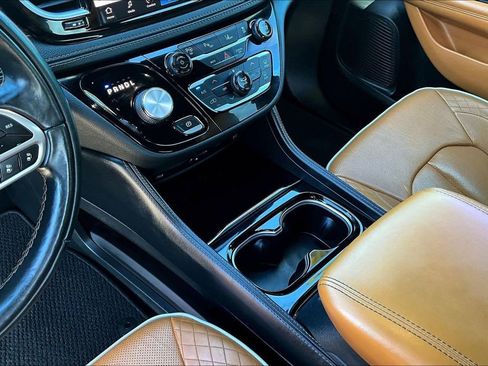 Used 2022 Chrysler Pacifica Pinnacle image 16