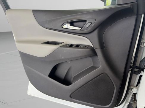 Used 2020 Chevrolet Equinox LS w/ LS Convenience Package image 15