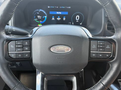 Used 2023 Ford F150 Lightning Platinum AWD/4WD image 21