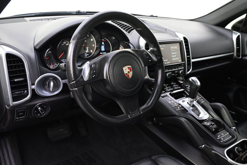 Used 2014 Porsche Cayenne Platinum Edition AWD/4WD image 11