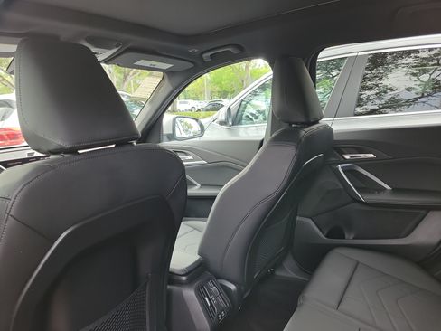 Used 2024 BMW X1 xDrive28i AWD/4WD image 9