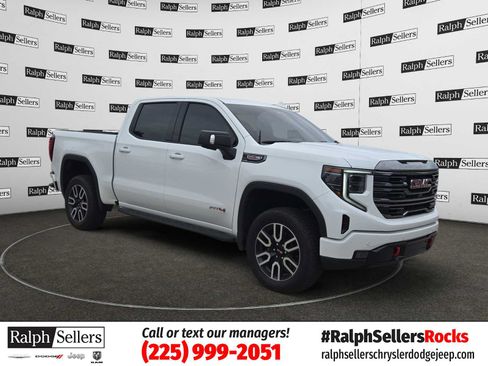 Used 2024 GMC Sierra 1500 AT4 w/ AT4 Preferred Package AWD/4WD image 1