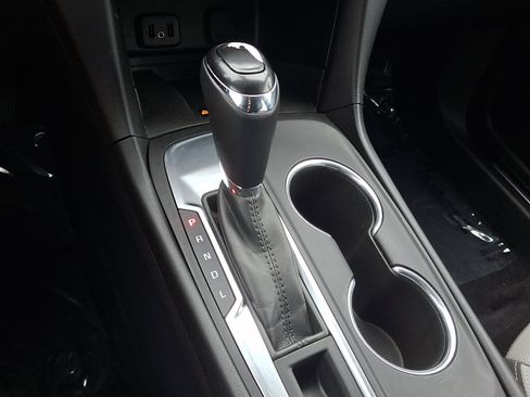 Used 2018 Chevrolet Equinox Premier FWD image 13