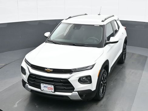Used 2023 Chevrolet TrailBlazer LT FWD image 16