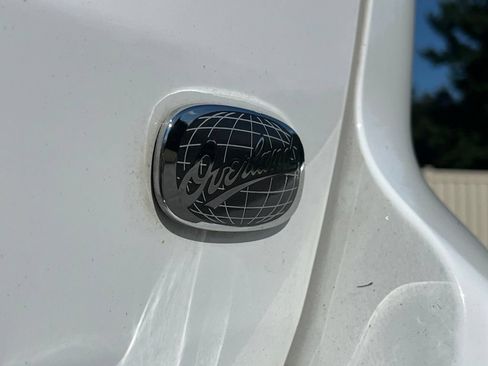 Used 2018 Jeep Grand Cherokee Overland AWD/4WD image 14