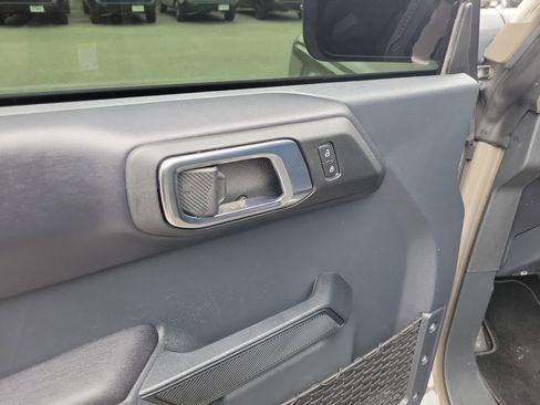 Used 2025 Ford Bronco Outer Banks w/ Sasquatch Package image 6