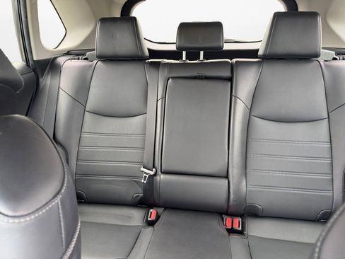 Used 2022 Toyota RAV4 XLE Premium image 15