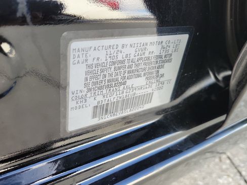 Used 2025 Nissan Versa SV w/ Trunk Package FWD image 30