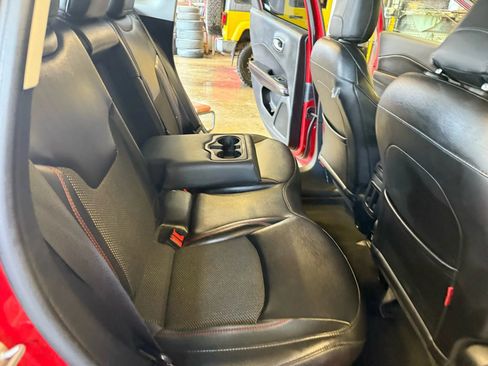 Used 2020 Jeep Compass Trailhawk image 22