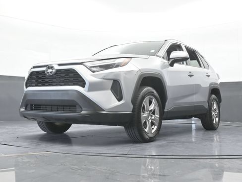 Used 2022 Toyota RAV4 XLE w/ Convenience Package FWD image 53
