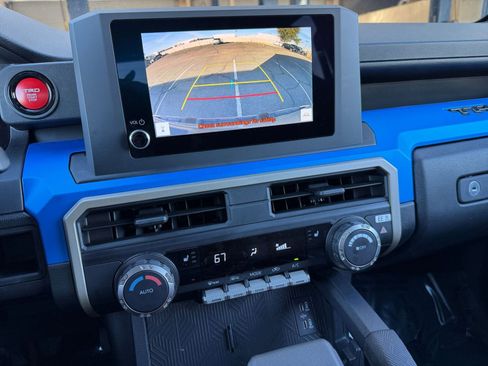 Used 2025 Toyota Tacoma TRD Off-Road image 18