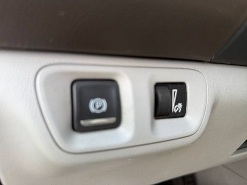 Used 2021 GMC Acadia SLT FWD image 10