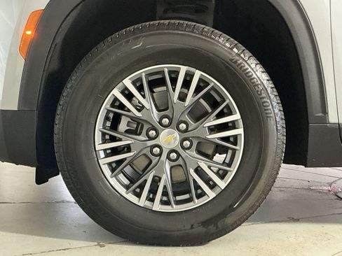 Used 2024 Chevrolet Traverse LT w/ LPO, Floor Liner Package FWD image 13