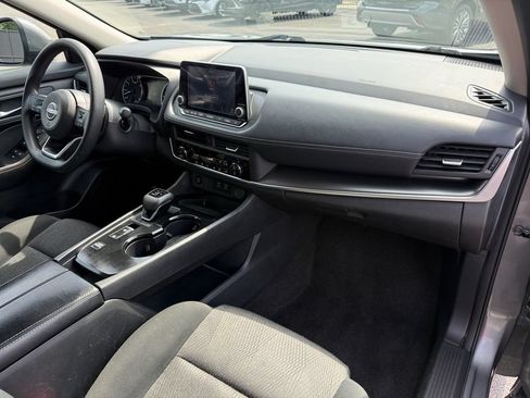 Used 2024 Nissan Rogue SV FWD image 17