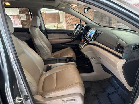 Used 2018 Honda Odyssey Touring image 23