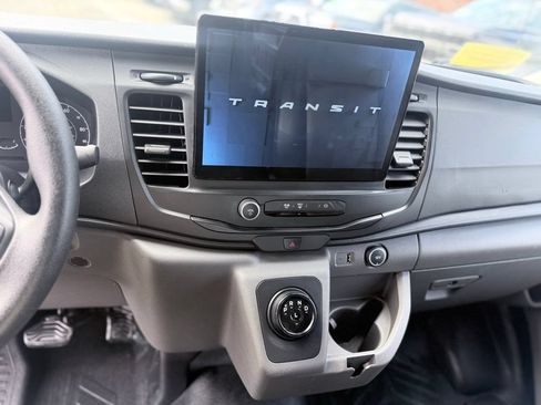 Used 2022 Ford E-Transit 148 High Roof Extended RWD image 15