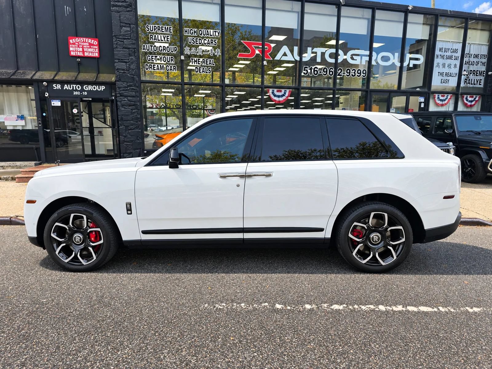 Used 2020 Rolls-Royce Cullinan Black Badge AWD/4WD image 7