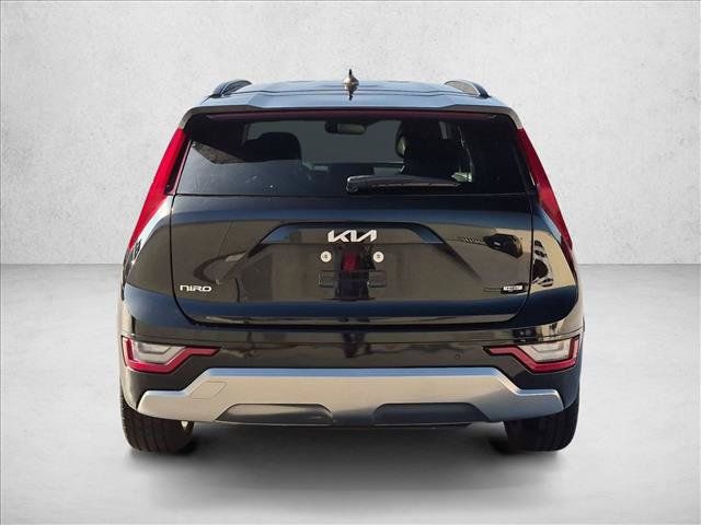Used 2023 Kia Niro SX Touring FWD image 6