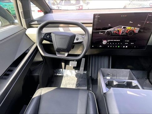 Used 2025 Tesla Cybertruck AWD Crew Cab image 11
