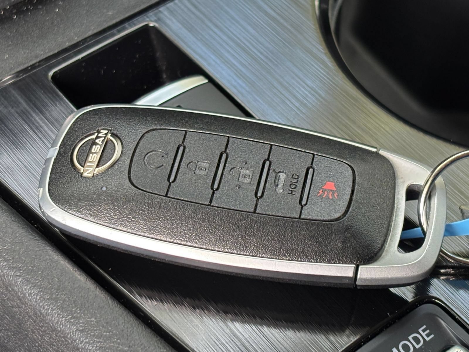 Used 2025 Nissan Rogue SV FWD image 25