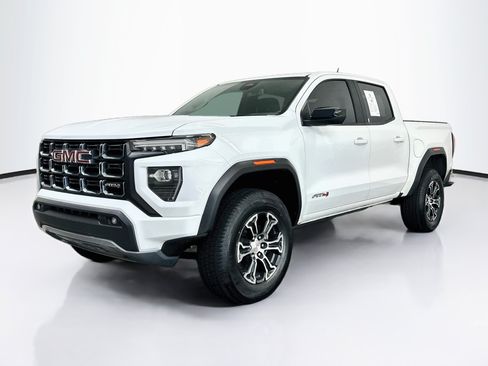Used 2024 GMC Canyon AT4 AWD/4WD image 3