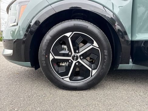 Used 2023 Kia Niro FWD image 28