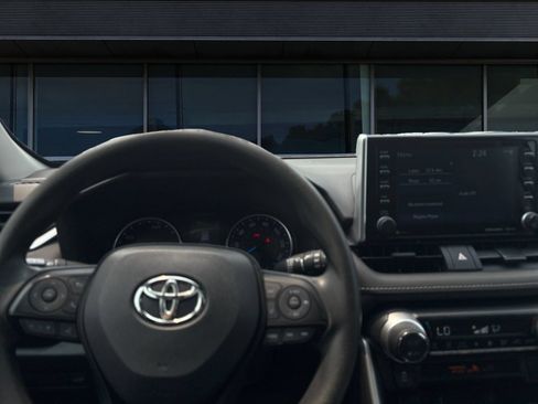 Used 2021 Toyota RAV4 XLE w/ Convenience Package AWD/4WD image 4