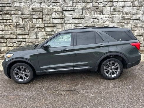 Used 2023 Ford Explorer XLT w/ Equipment Group 202A AWD/4WD image 3