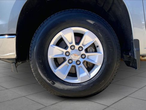 Used 2025 Chevrolet Silverado 1500 LT AWD/4WD image 11