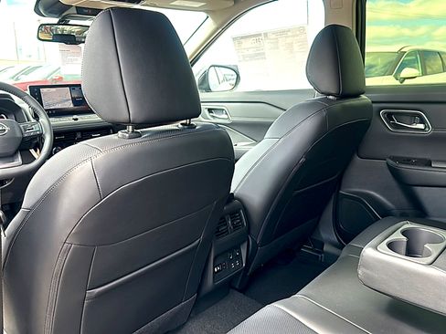 New 2026 Nissan Rogue Platinum w/ Platinum Premium Package image 14