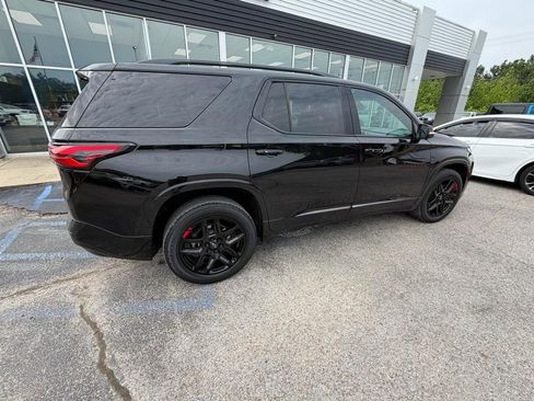 Used 2023 Chevrolet Traverse Premier w/ Redline Edition FWD image 4