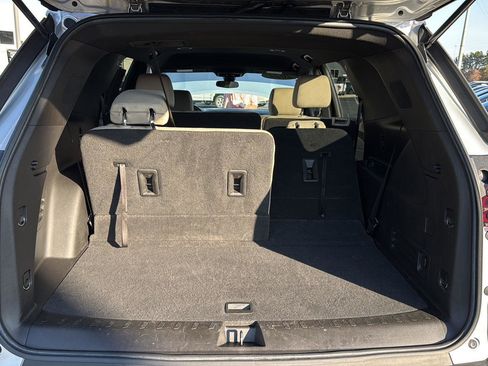 Used 2022 Chevrolet Traverse LS image 28