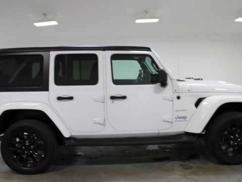 Used 2023 Jeep Wrangler Unlimited Sahara w/ Cold Weather Group image 11