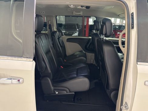 Used 2012 Chrysler Town & Country Touring-L w/ Entertainment Group #2 image 39