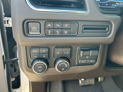 Used 2023 Chevrolet Tahoe Z71 w/ Z71 Off-Road Package AWD/4WD image 22