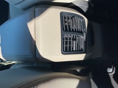 Used 2017 Ford Escape SE w/ SE Cold Weather Package image 13